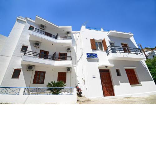 To Gefyraki Rooms