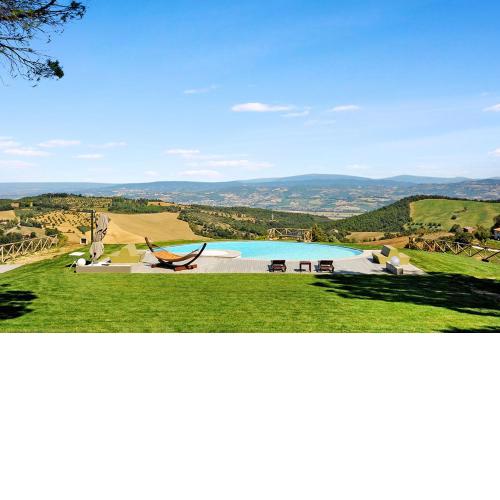 TODI - VILLA DI LUSSO CON PISCINA A SFIORO E VISTA A 360°