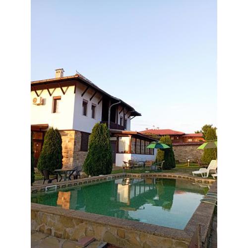 Toncho's Guest House for 16 guests