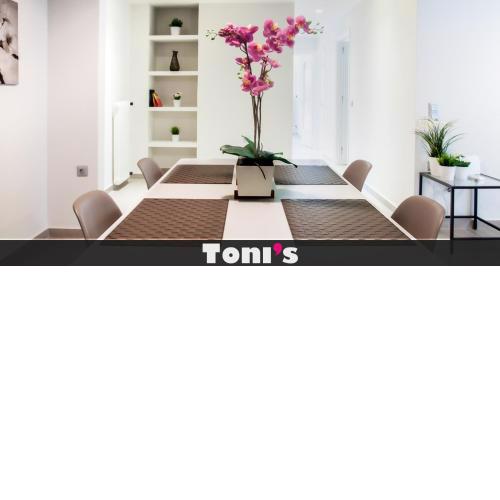 TONI'S Spacious Apartment next to Acropolis Museum