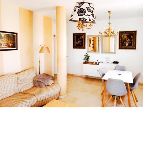 TOP CENTER SUITE