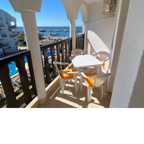 Top Complex Apartment on the Beach