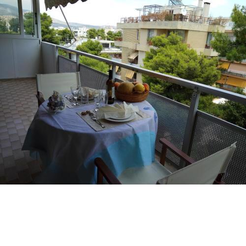 Top floor cozy apartment near the beach
