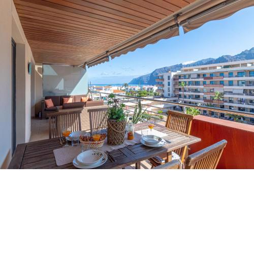Top Floor Ocean View Apartment by Dream Homes Tenerife