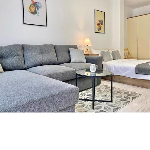 Top Location Apartment with 2Bath for 6 Guests