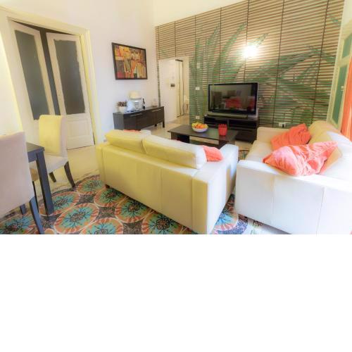 TOP SUITE 26