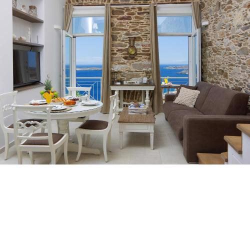 TOP SUITES