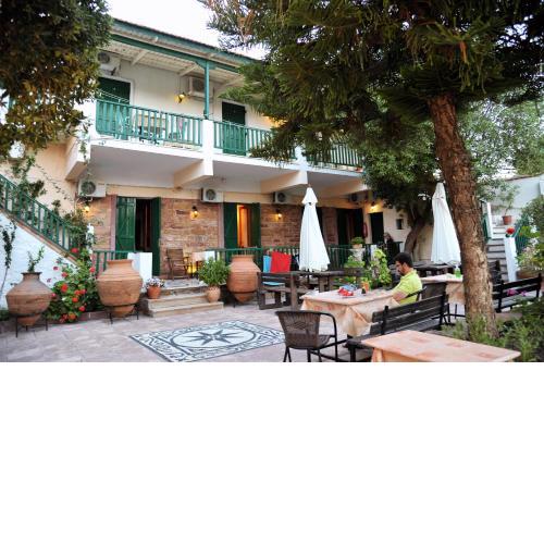 Topakas House