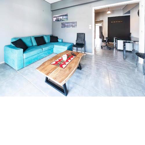 Topfloor central apt with urban views,3' to metro