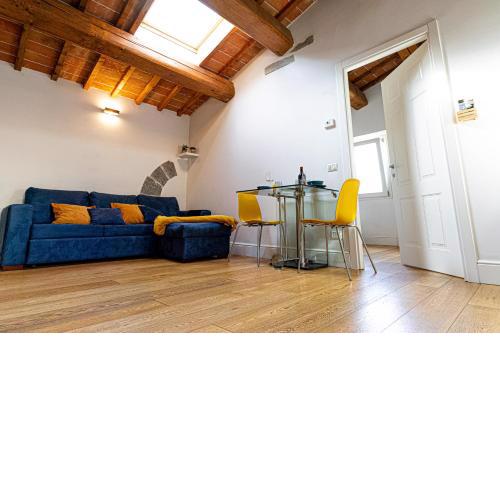 TopFloor21 - Historic Old Town
