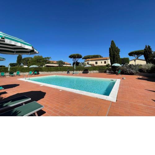 TOSCANA TOUR - small cottage with aircon, private terrace and garden - 2000m from the beach