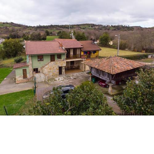 Townhouse. La Casina de Cués. Centro de Asturias