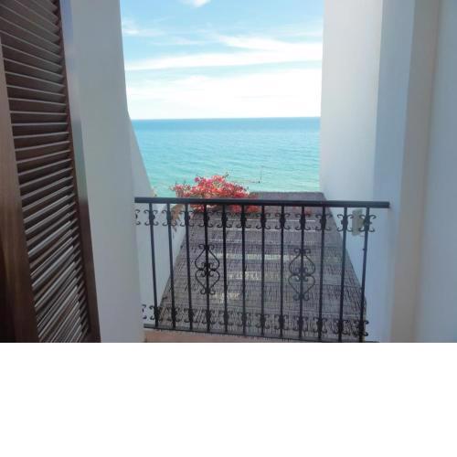 Townhouse with private Jacuzzi and sea view, Carabeo / Parador area