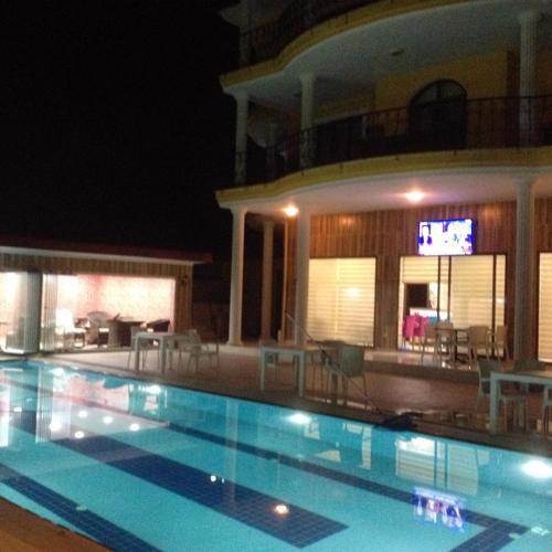 Trabzon manzaralı havuzlu villa