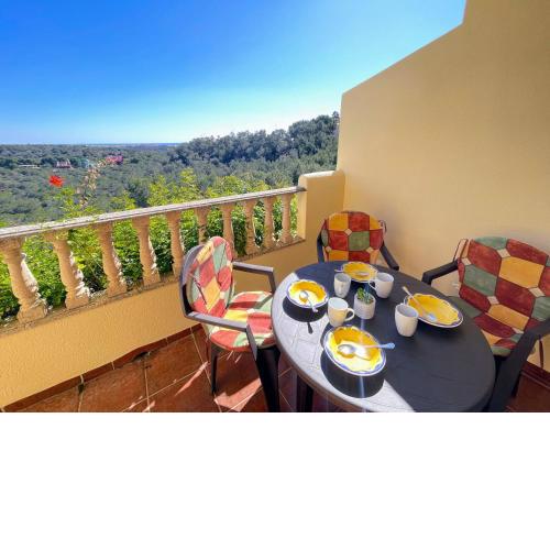 Traditional 3 bed Town house with com pool LR314