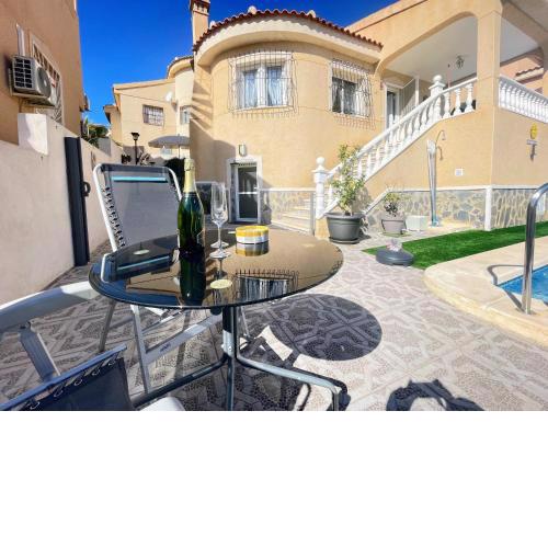 Traditional 3 bedroom Villa with Pool CQ22