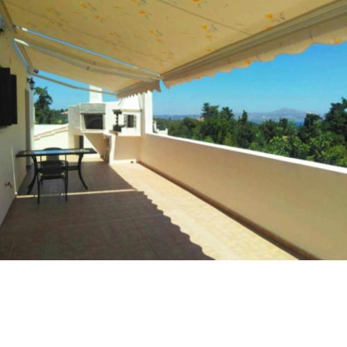 Traditional apartment with view in Douliana Vamos