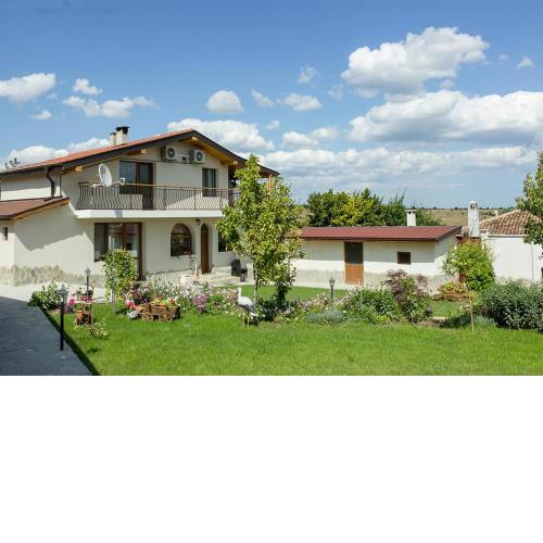 Traditional Bulgarian House + Pool, Sauna and Garden