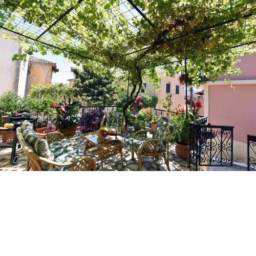 Traditional Greek Maisonette in Antiperni Village