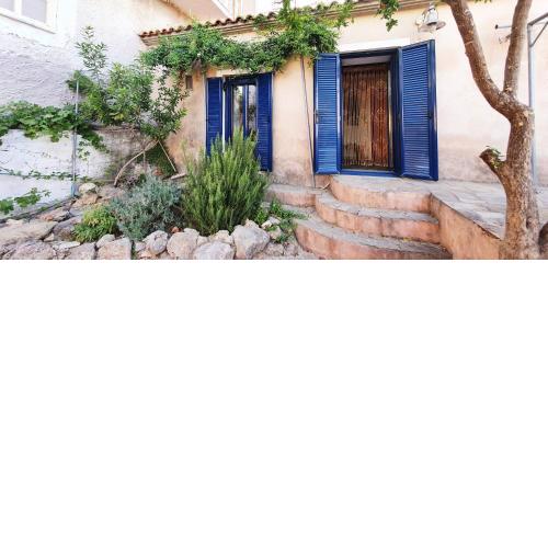 Traditional Hillside Cottage