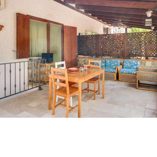 Traditional Holiday Home in Roseto Capo Spulico with Garden