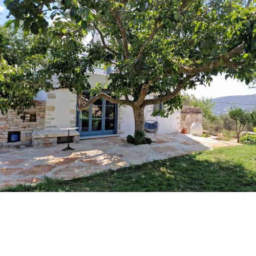 TRADITIONAL HOUSE AT KALOXILOS NAXOS