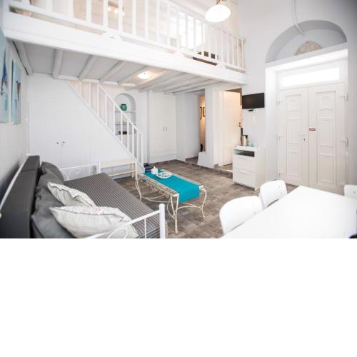 Traditional Split level house in Mykonos Town
