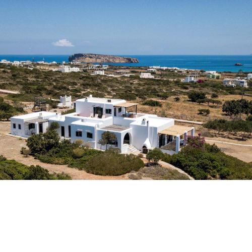 Traditional Villa 5-min walk to the beach