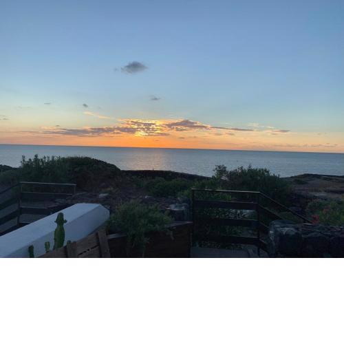 Tramonto sul mare - I Dammusi di Scauri