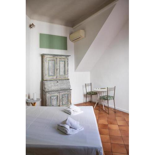 Tranquil Flat Near Museums and Train Station
