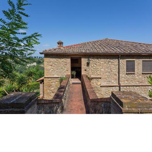 Tranquil Holiday Home in Volterra with Swimming Pool