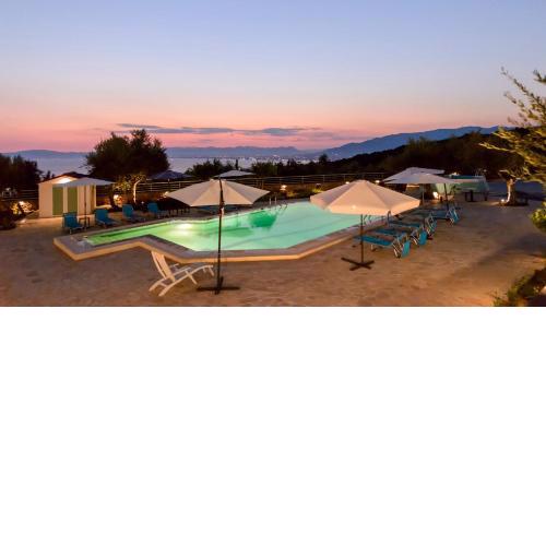 Tranquil Retreat - New Hope Poolside Studio