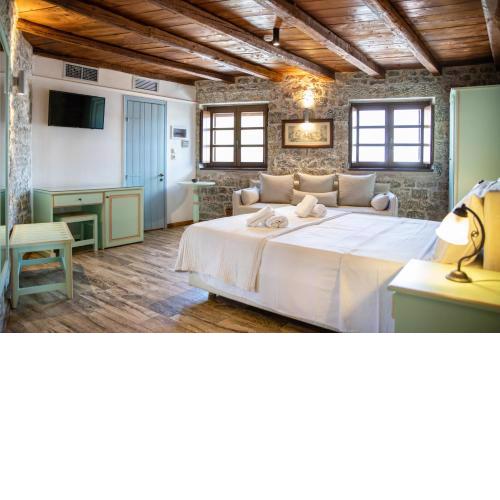 Trapela Areopolis, Boutique Hotel
