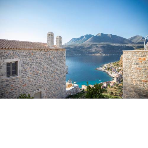 Trapela Limeni Luxury Suites
