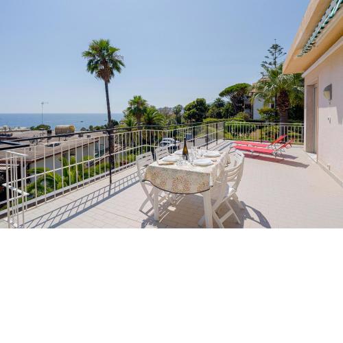 Tre Ponti Panoramic Seaview Apartment
