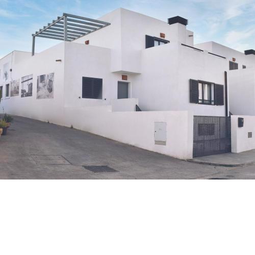 Trendy Homes Aura Mare - Casa amplia y bonita