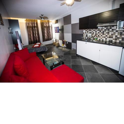 Trendy Living in Monastiraki