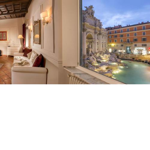 Trevi Ab Aeterno - Amazing View of the Trevi Fountain