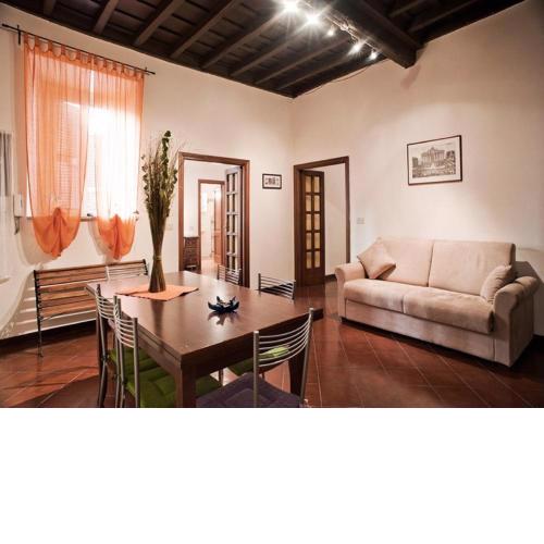 Trevi Fountain House Deluxe