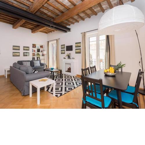 Trevi Fountain Luxury Apartment