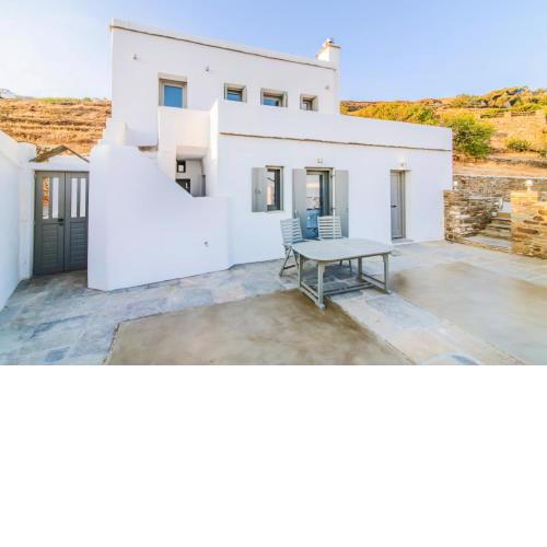 Triantaros Familly House