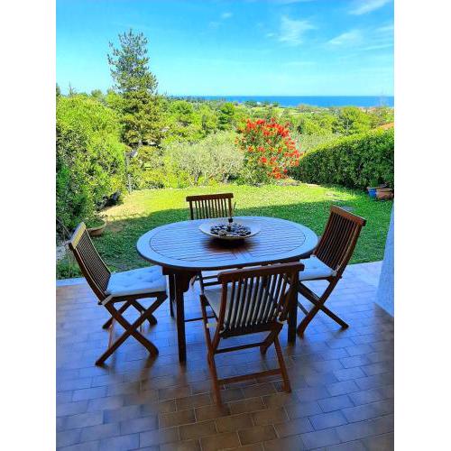 TRILO ANTONELLA CON GIARDINO E VISTA MARE