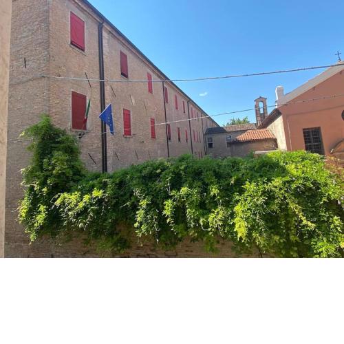 TRILOCALE “IL GLICINE” in centro con bella vista
