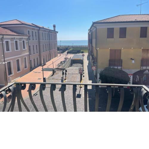 Trilocale vista mare con 2 bagni nel centro storico