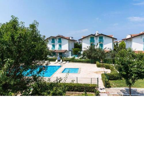 TRIPLE KUSADASI 4+1 VILLA+POOL, 400 M TO BEACH