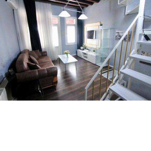 TRİPLEX VİLLA İN GALATA