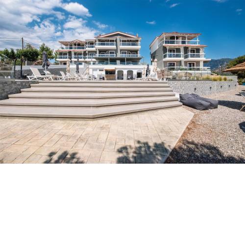 Trizonia Bay Hotel