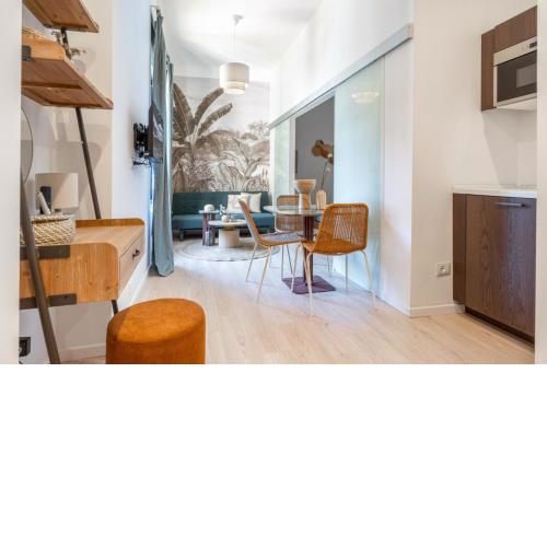 Tropical and new flat in Porta Venezia by Easylife