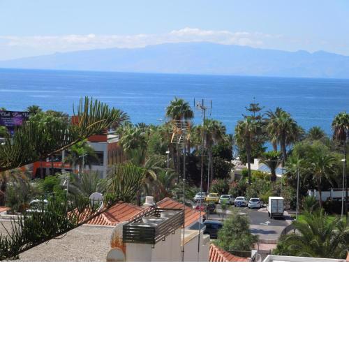 Tropical, Fantastic apartment close to the beach with pool, sea-view, wifi, SAT-TV