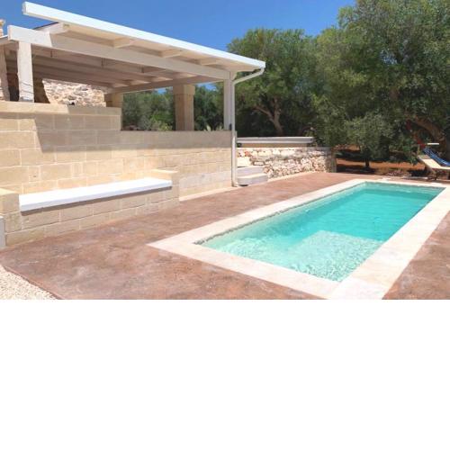 Trullo Cecapesce con piscina by Wonderful Italy